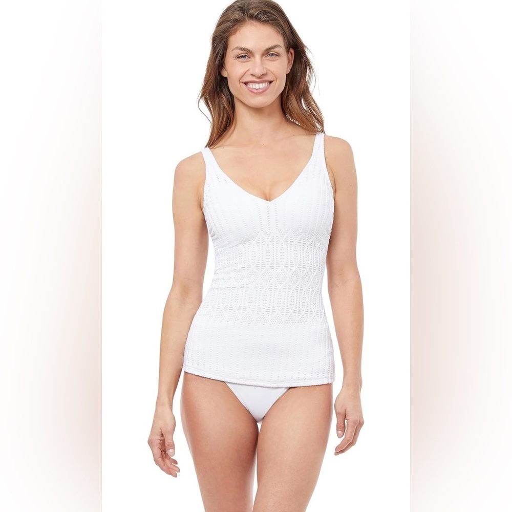 Profile by Gottex Women's Standard Notre Dame V-Neck D-Cup Tankini Swim Top